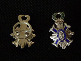 Insignias, llaveros, corbateros (4)